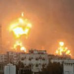 بالصورة – الضربات الاسرائيلية على ميناء الحديدة في اليمن