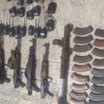 بالصور – أسلحة وذخائر بعد توقيف ٨ أشخاص