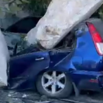 سقوط صخور كبيرة من شاحنة في الغازية