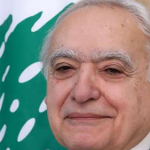 سلامة تسلم دعوة لزيارة طهران