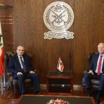 منسّى يتسلم من رجّي وثائق بريطانية داعمة لترسيم الحدود البرّية