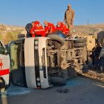 انقلاب حافلة مدرسية على أوتوستراد زحلة وإصابة طلاب بجروح