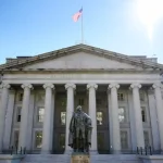 أميركا تجدد تعليق بعض العقوبات على سوريا تزامنا مع اجتماع الشرع وترامب