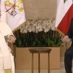 هدية من الرئيس للبابا واخرى من البابا للرئيس…