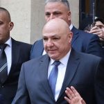 مسايرة عون لـ «الحزب» تقف عند حدود الملـــفات الاستراتيجية