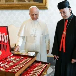 ما التأثيرات السياسية لزيارة البابا إلى لبنان؟