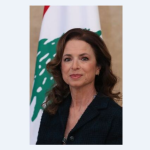 وزيرة السياحة تمنع تقديم الكحول للقاصرين