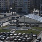 بالصورة-نصب خيمة للقاء البابا مع المرجعيّات الاسلاميّة