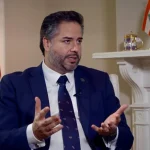 تأخّر المحاكمات يُطلق سراح وزير الاقتصاد اللبناني السابق