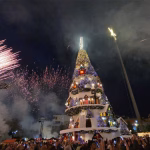 بالفيديو- البترون تضيء شجرة الميلاد