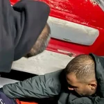 بالصور- الدفاع المدني: إنقاذ مواطن سقط عن الصخور مقابل شاطئ حامات