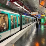 إصابة ٣ نساء في عملية طعن بمترو باريس