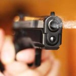 بالفيديو- في أبي سمرا، إطلاق نار على سيّارتين