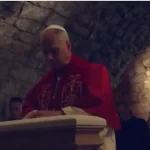 النصّ الكامل للصلاة التي تلاها الحبر الأعظم أمام ضريح القديس شربل