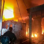 بالفيديو- في أندونيسيا، حريق في دار مسنّين يقتل 16 شخصاً