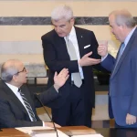 السير باقتراح يرفضه 3 أطراف من أصل 4… ضرب جنون  “قانون الفجوة”… حتى الـ 100 ألف دولار غير مضمونة