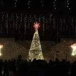 بالصورة- لأوّل مرّة منذ 14 سنة… إدلب تحتفل بعيد الميلاد