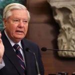 سيناتور أميركي يكشف ما سيحصل في حال عدم تسليم سلاح “الحزب”