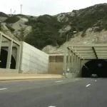 بالفيديو- إعادة فتح مسلكَي نفق شكا بالكامل