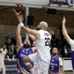 الأنطونية يكتسح… والبترون يتأثّر بغياب أحد أجانبه