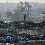 معبر رفح سيفتح خلال ٤٨ ساعة… “نزع سلاح حماس” يتصدّر تطوّرات غزة بعد ختم ملف الأسرى