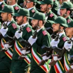 قائد في الحرس الثوري يحذّر الدول المجاورة من استخدام أراضيها لضرب إيران