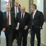 “مزيج” الديبلوماسية والميدان بعد انحسار “الهدنة” لقاءات كثيفة للموفد السعودي وعيسى مغتبط بالمرفأ