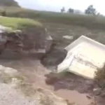 تضرر جسر في حكر الضاهري – سهل عكار بسبب الامطار