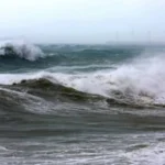 لأخذ الحيطة والحذر، علوّ الأمواج سيرتفع لحدود الـ 4 أمتار