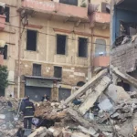 بلد ينهار فوق رؤوس أهله