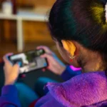 مأساة بالهند.. ٣ مراهقات ينتحرن بعد حرمانهن من الهاتف