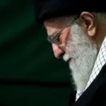 صحيفة إسرائيلية تتحدث عن خامنئي: هكذا أفشل مبادرة لمنع الحرب عن إيران