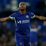 تجربة أوروبية جديدة بعد مسيرة طويلة بين كبار إنجلترا