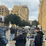 بالفيديو والصور- تحت الأمطار.. المشهد من ساحة الشهـداء.. أعداد لا يمكن إحصاؤها