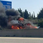 بالفيديو- إنقلاب بيك أب أثناء محاولته الهروب من الغارة