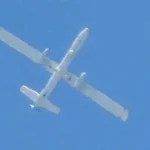 مسيرة اسرائيلية تلقي قنبلة صوتية في الجنوب