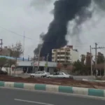 بالفيديو: تصاعد أعمدة الدخان الأسود من مطار كرمان في جنوب شرق إيران