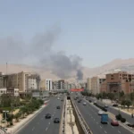 تصعيد إيراني-إسرائيلي: غارات جديدة على طهران وردود تهديدية من لاريجاني