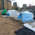 العاصفة تقتحم خيم النازحين.. برد ومطر ومعاناة في العراء