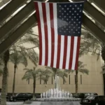 السفارة الأميركية في الرياض: تجنبوا زيارة السفارة حتى إشعار آخر بسبب هجوم محتمل على المقر