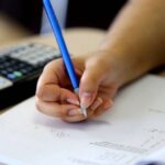الحكومة تميل الى إلغاء الامتحانات الرسمية